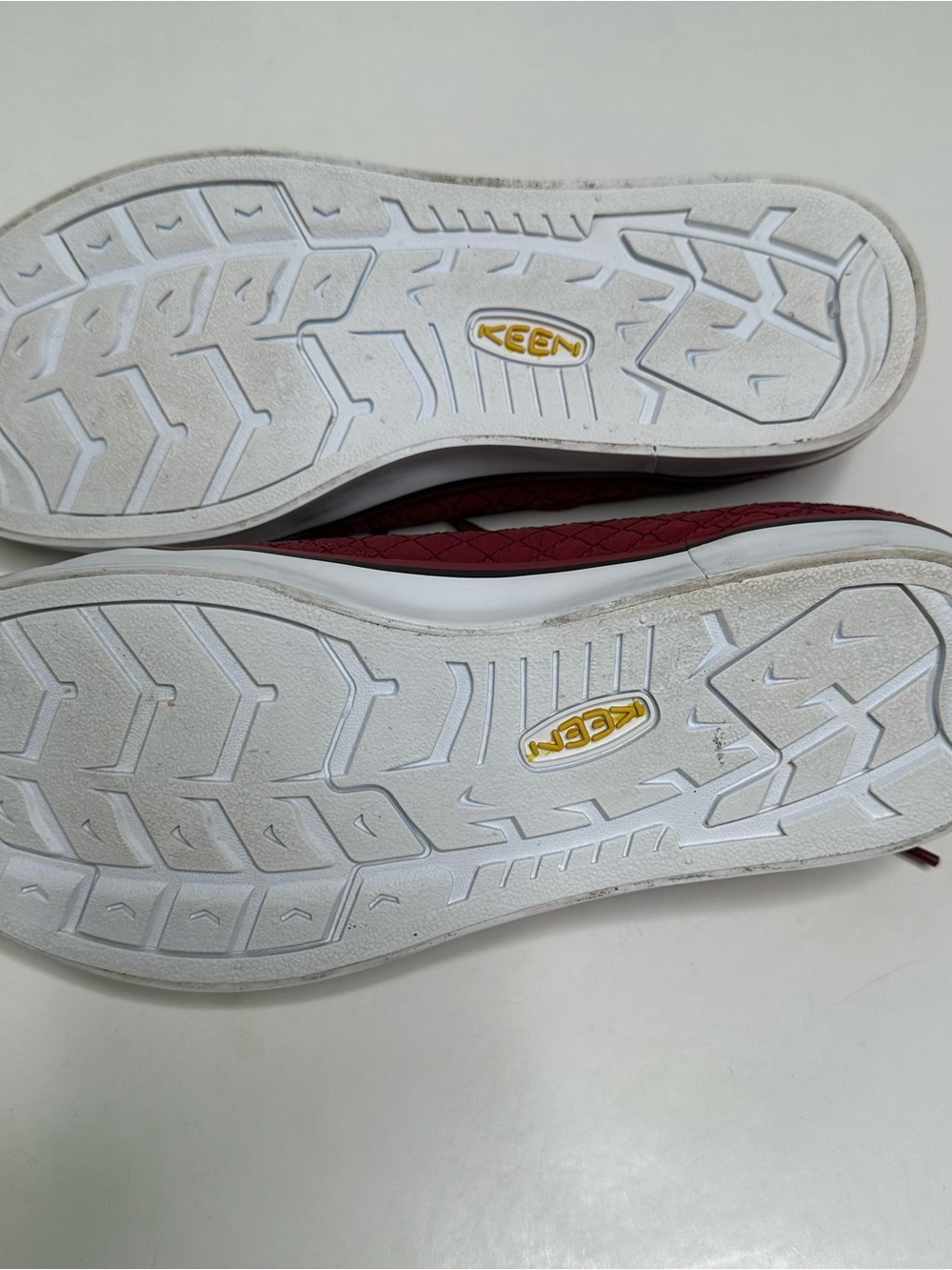 KEEN Elsa III Quilted Sneakers Merlot Star White Womens Size 8 - Picture 6 of 7